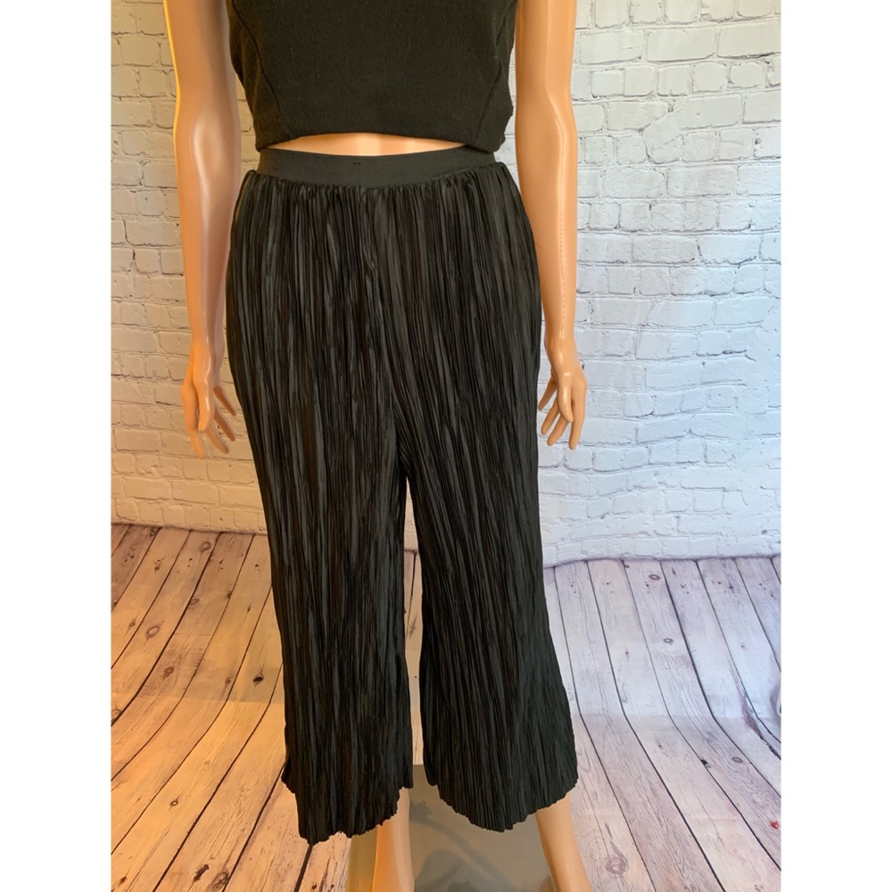H & M size 4 NWT Pleated Black Pants business casual comfy boho